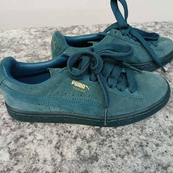 Teal Suede Seakers Womans Size 6 - Picture 1 of 6